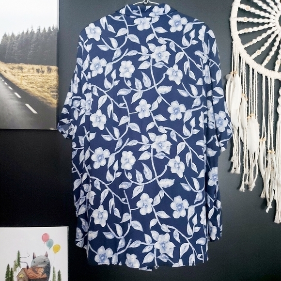 VINTAGE Kathie Lee Plus Navy & Powder Blue Floral Button Down Size 2X - Picture 3 of 3